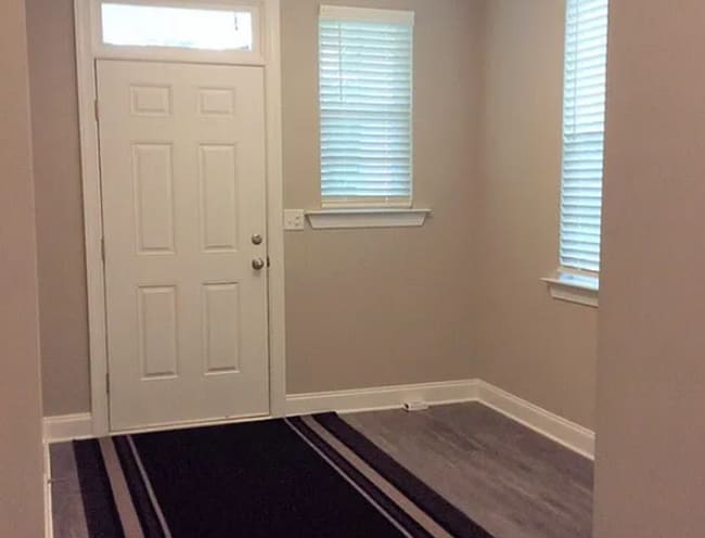 Building Photo - MOVE IN READY BY JULY-15-2025