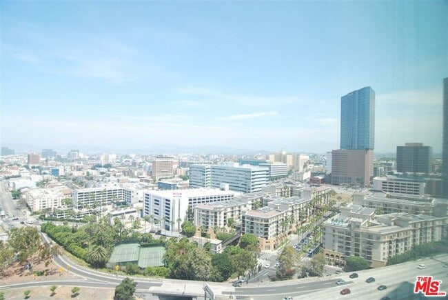 Building Photo - 889 Francisco St