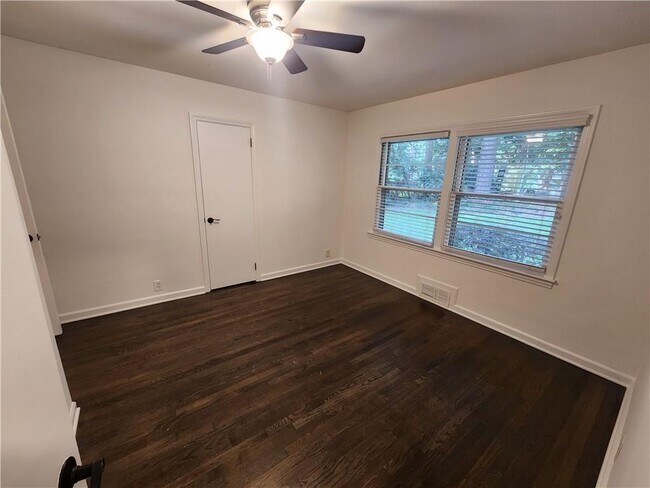 Building Photo - 2348 Clairmont Rd