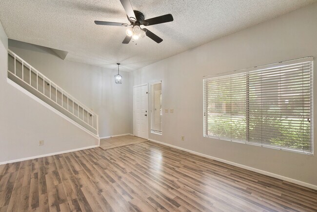 Building Photo - 4114 E UNION HILLS Dr
