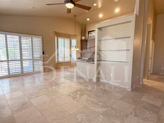 Building Photo - 3533 N Desert Oasis