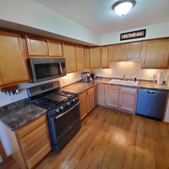 Kitchen - 1311 Green Tree Rd