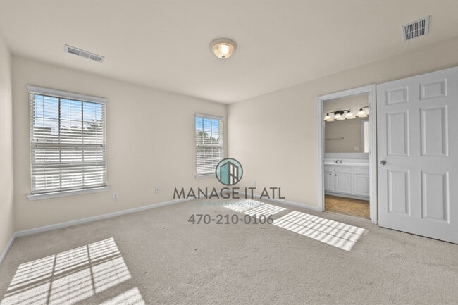Building Photo - Beautiful and well maintenance three-story...