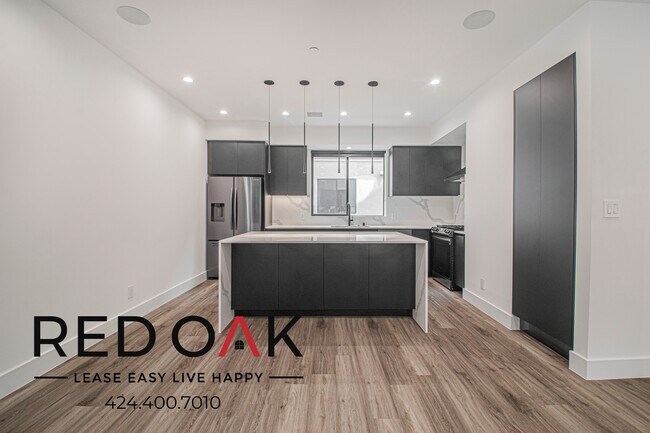 Building Photo - 18303 Oakbury Cir