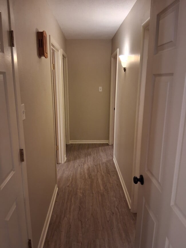 Building Photo - 4606 Begonia St