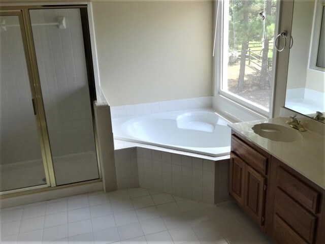 Building Photo - 1501 Jade Cove Dr