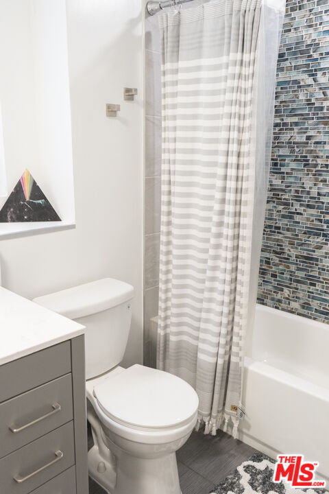 Building Photo - 348 1/2 Laveta Terrace