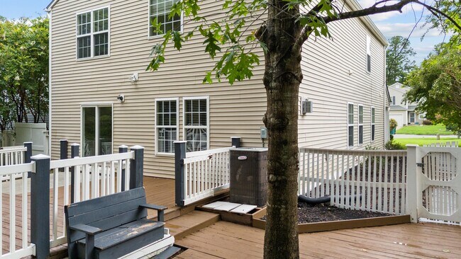 Building Photo - 5 Thorton Ct