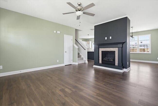 Building Photo - 1717 Stackhouse Dr
