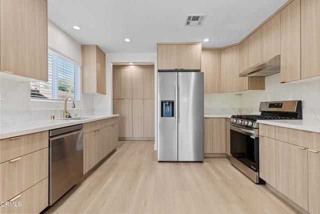 Building Photo - 7552 Bloomington Ave