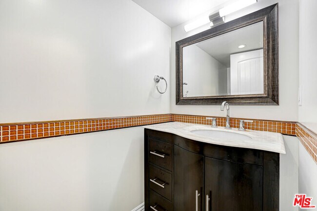 Building Photo - 1834 Euclid St