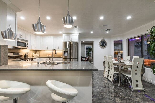 Building Photo - 9020 Moss Creek Cir