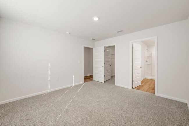 Building Photo - 5033 Rivergrass Dr