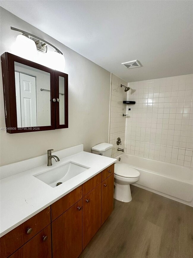 Building Photo - 2540 W 67th Pl