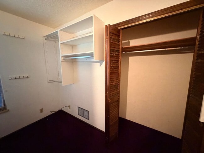 Building Photo - Spacious 3/3 on Nearly 2 Acres with Exceptional Storage and No HOA