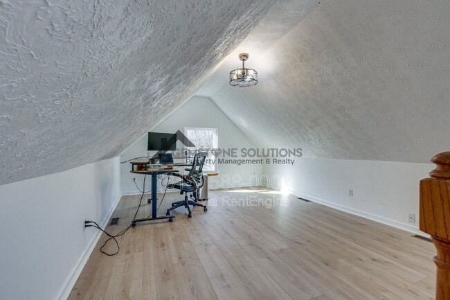 Building Photo - 500 Windy Rd