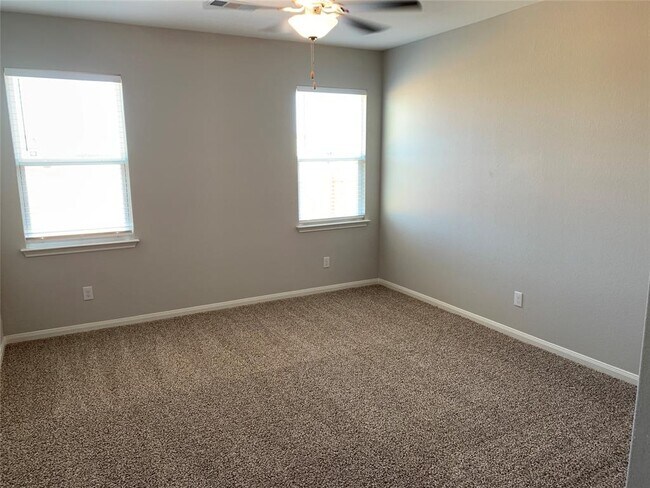 Building Photo - 112 Declaration Ln