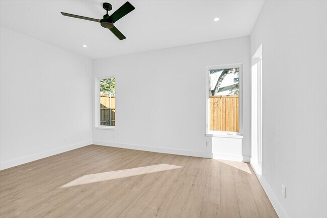 Building Photo - 1707 Nomas St