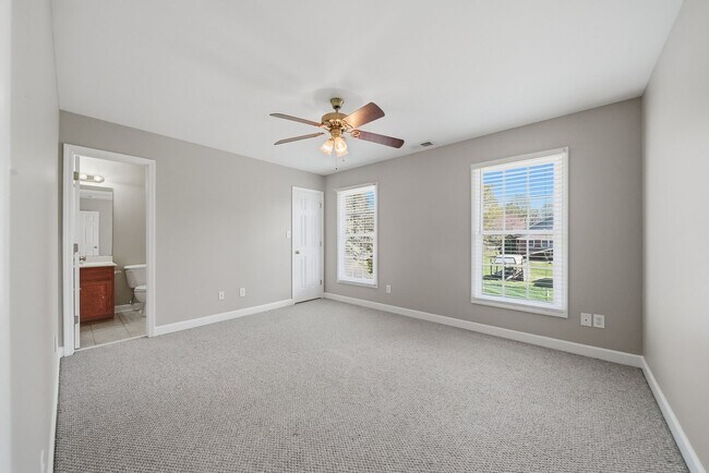 Building Photo - Hollar Duplex Conover