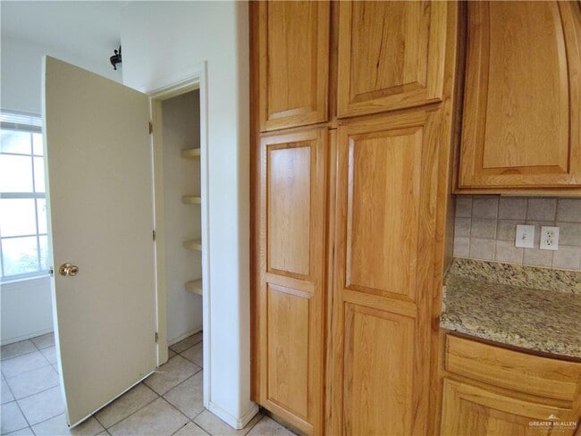 Building Photo - 3504 El Jardin St
