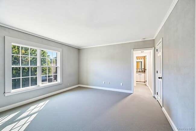 Building Photo - 22 Bayside Dr