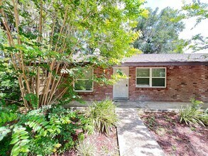 Building Photo - 2BD & 1 BA - Where Charm Meets Comfort: Yo...