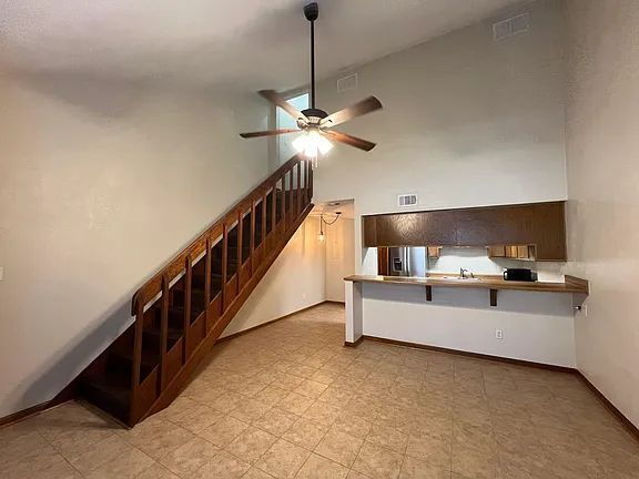 Building Photo - "Charming 2-Bed, 2-Bath Home in Tallahassee's Heart - Cozy 928 Sq Ft Haven!"