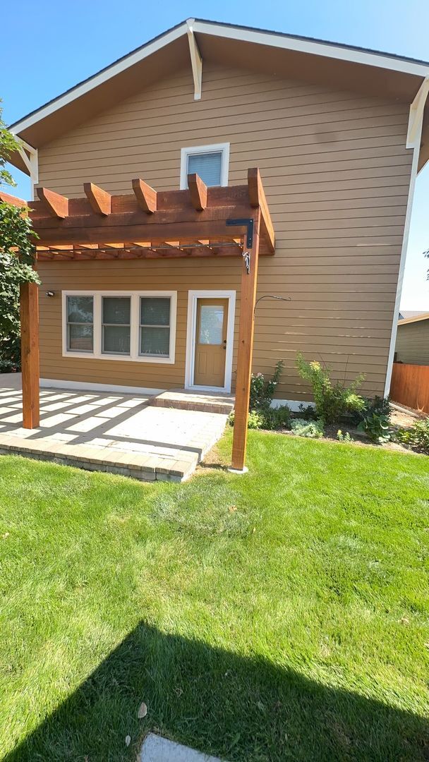 Building Photo - 915 Ridge Runner Dr