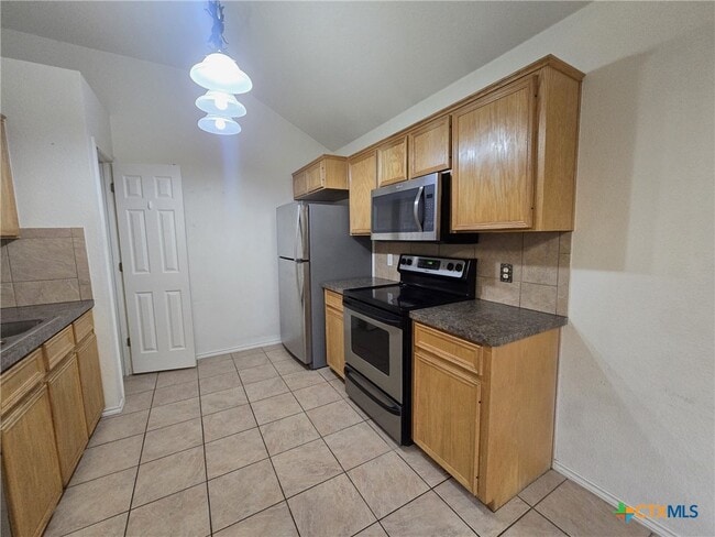 Building Photo - 3903 Bade Dr