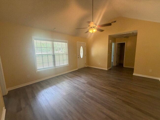 Building Photo - 30 Spanish Moss Cir