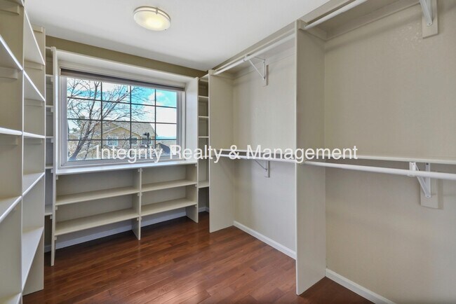 Building Photo - 4812 N Silverlace Dr