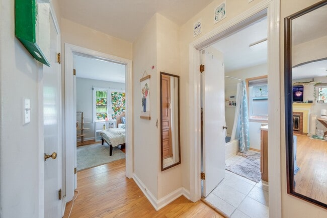 Building Photo - Charming 2-Bedroom Home with Bonus Space &...