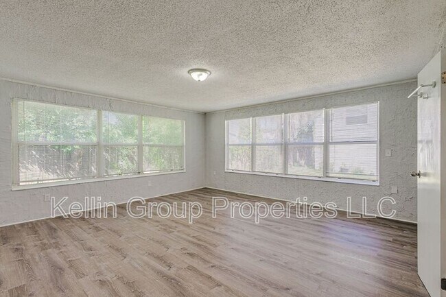 Building Photo - 875 19th Ave S