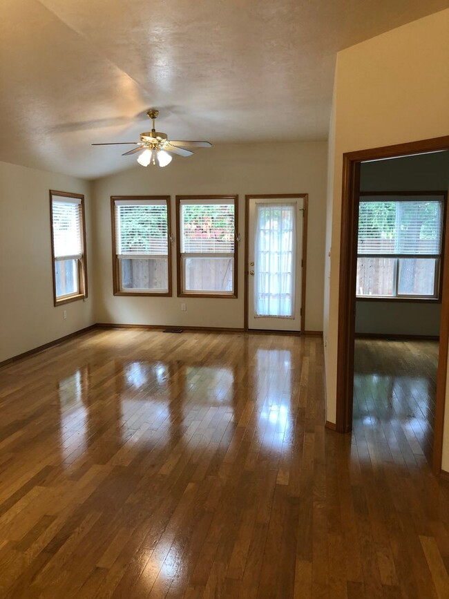 Building Photo - Beautiful 3-Bedroom Home In SW Corvallis
