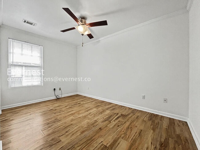 Building Photo - 1065 Fair St SW