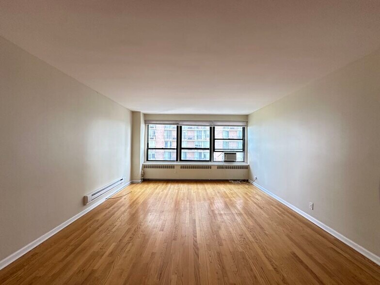 Building Photo - 4180 N Marine Dr