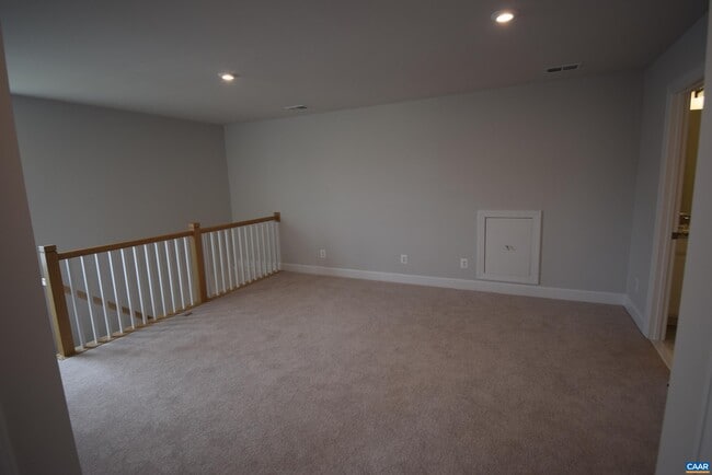Building Photo - 129 Crabapple Ln