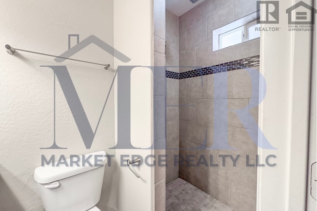 Building Photo - 5Bed/5Bath House at University Dr/Priest Dr! Move-In Ready on 05/07/2026! - 4 CAR CARPORT! NO HOA!