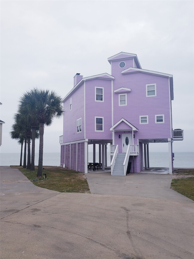 Building Photo - 3716 Sabrina