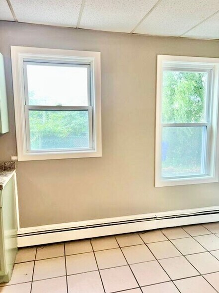Building Photo - 22-24 Lawn Avenue - Unit #1R