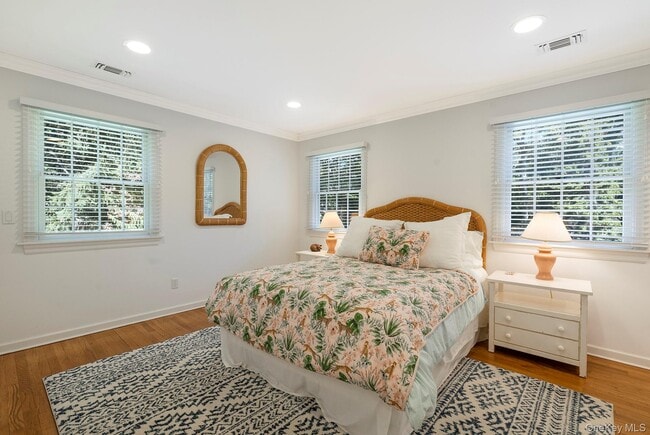 Building Photo - 44 Midhampton Ave