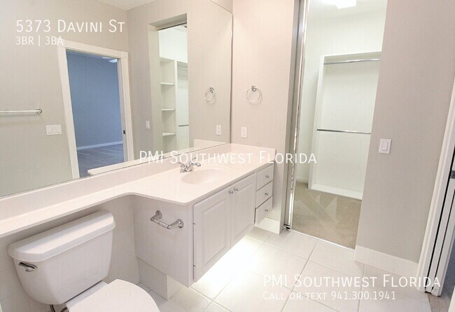 Building Photo - 5373 Davini St