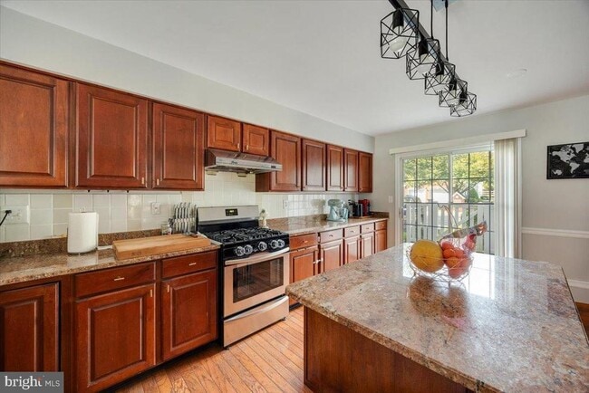 Building Photo - 614 Bollen Ct