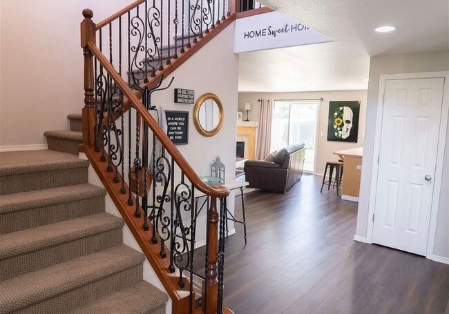 Building Photo - Spacious 4-Bedroom Home with Large Gated Yard Near Cheney & Spokane!