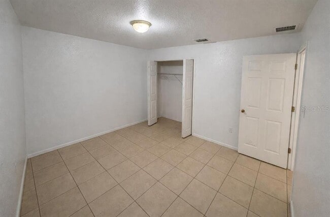 Building Photo - 627 Bluebill Ct