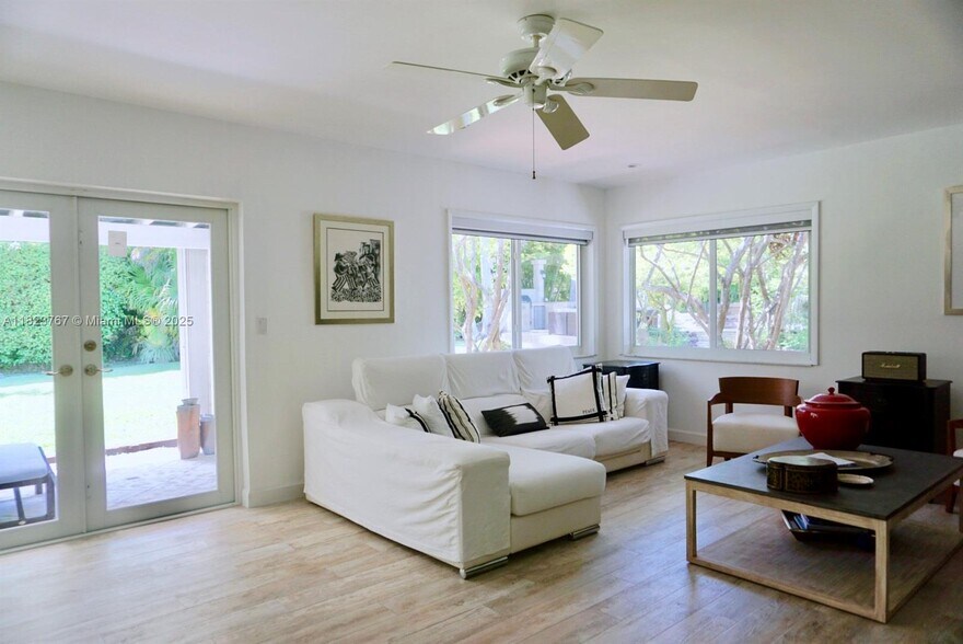 Building Photo - 13200 SW 59th Ave