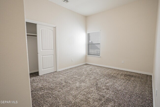 Building Photo - 13652 Glen Vista Ln