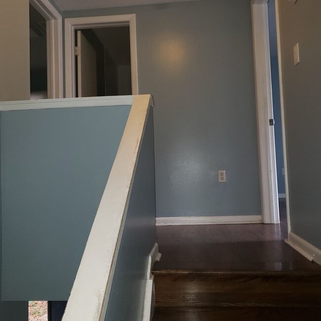 Building Photo - Nice 2bed and 1.5 bath townhouse near USF