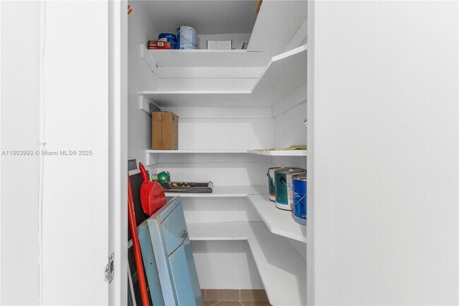 Building Photo - 4925 Collins Ave