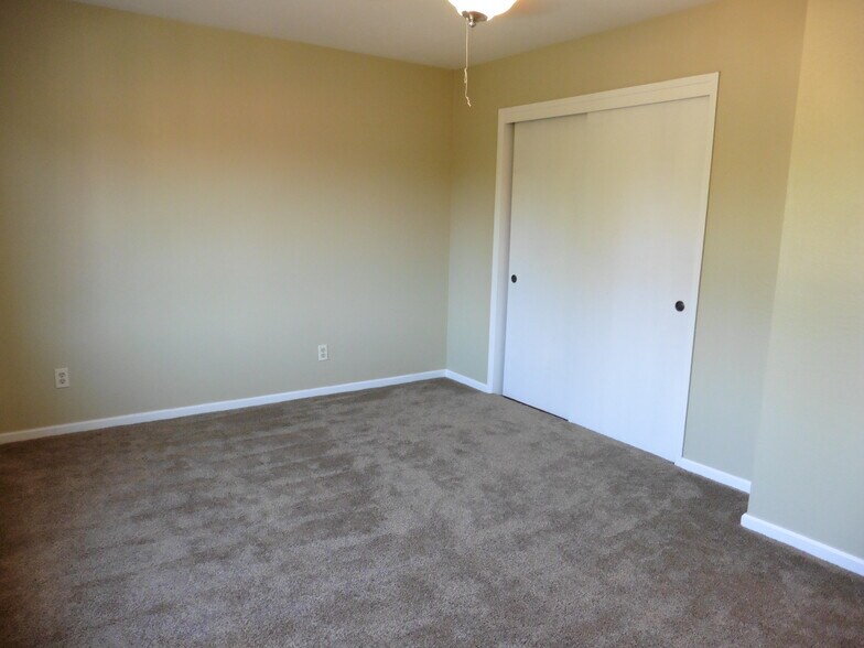 Bedroom with AC - 312 Camille Ct